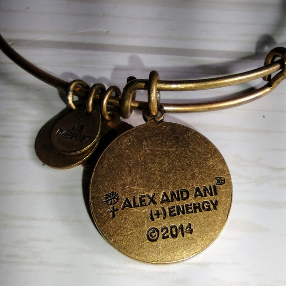 Vintage Alex and Ani bracelet initial P - Picture 4 of 4